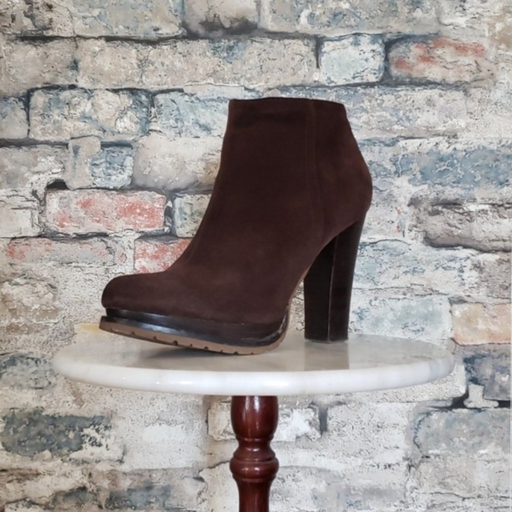BCBG Leather brown booties heeled very good used condition